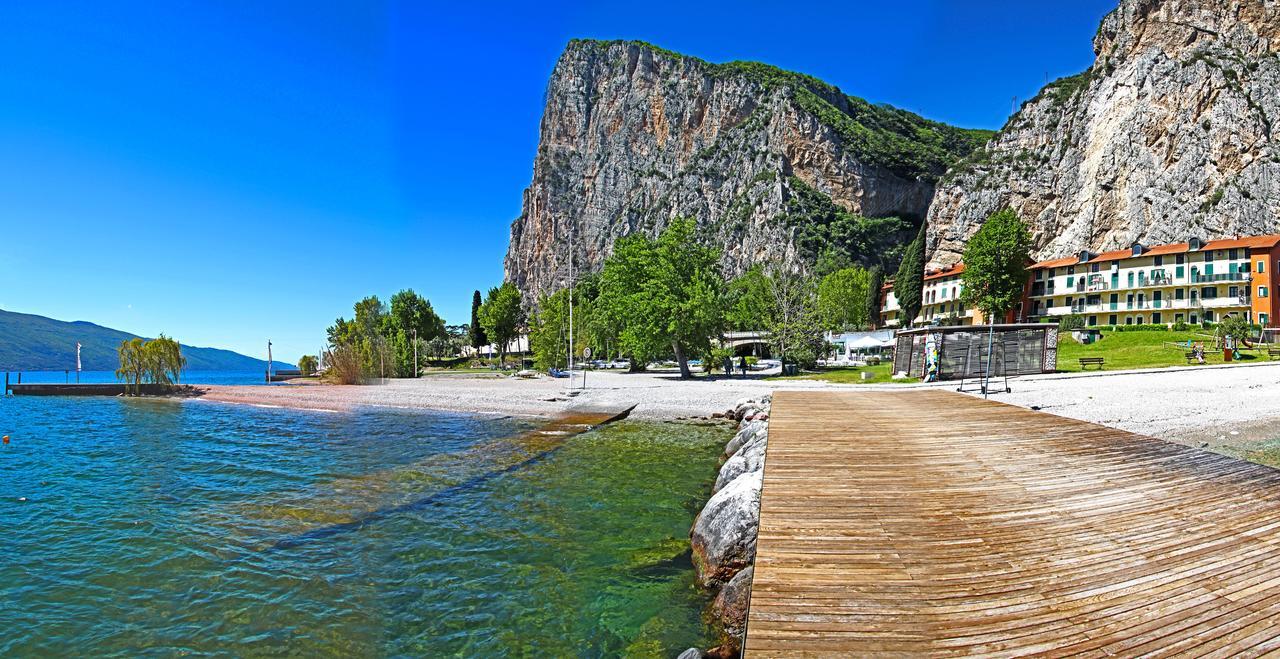 Campione Ora Apartments By Gardadomusmea กัมปิโอเน เดล การ์ดา ภายนอก รูปภาพ