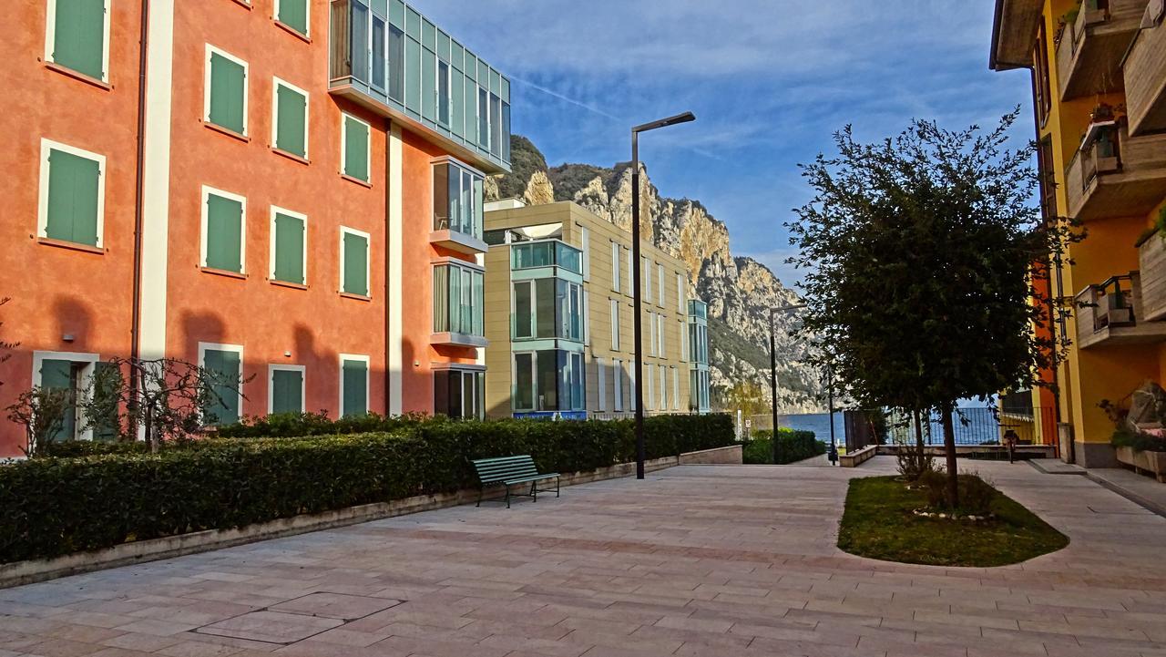 Campione Ora Apartments By Gardadomusmea กัมปิโอเน เดล การ์ดา ภายนอก รูปภาพ